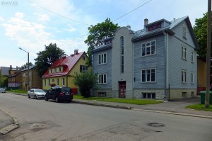 1_4_43857324